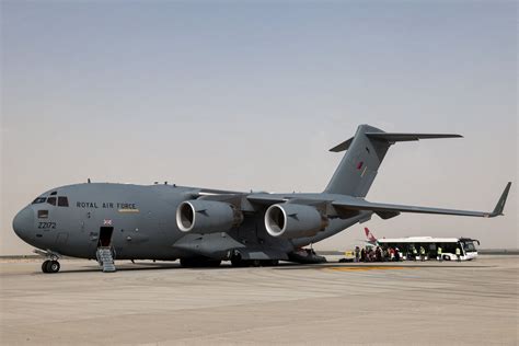 What plane is the Queen flying in? Why an RAF Globemaster C-17 is taking the coffin from ...
