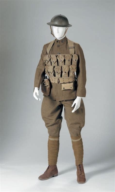 The 1918 American Doughboy uniform of the American Expeditionary Force | American uniform ...