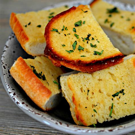 Roasted Garlic Bread | Recipe | Roast chicken side dishes, Side dishes ...