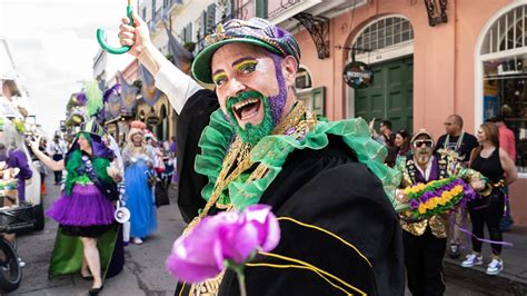 Photos: 17 amazing New Orleans Mardi Gras costumes - Axios New Orleans