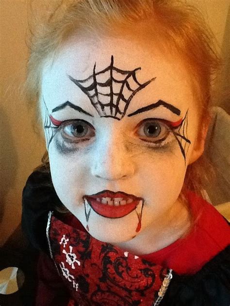 DIY Halloween Vampire Ideas - Hative