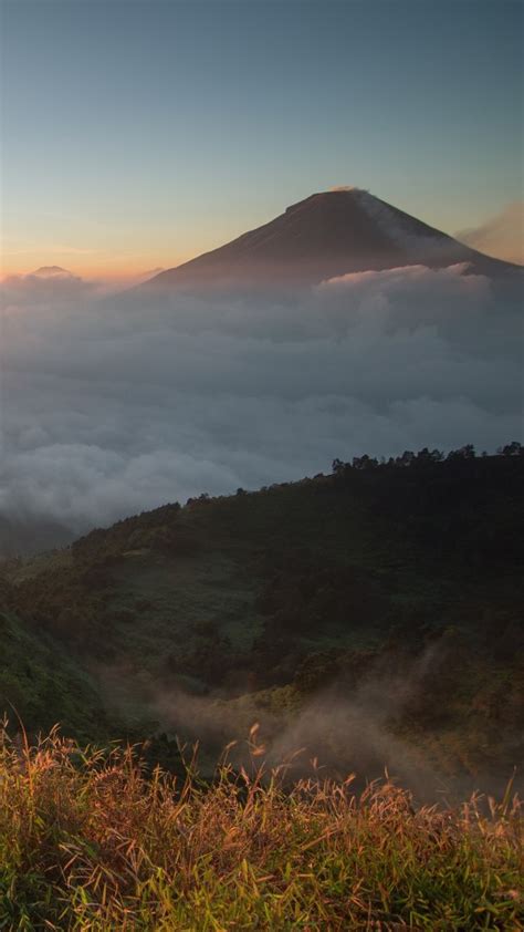 Sunrise at Mount Sikunir on the Dieng Plateau of... - Spotlight Photos