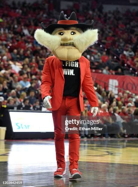 Unlv Mascot Photos and Premium High Res Pictures - Getty Images