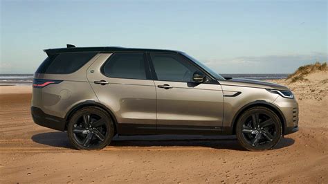 Discovery | 7-seat Family SUV | Exterior Gallery | Land Rover UAE