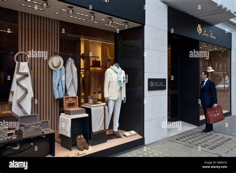 Fashionable Shops, Knightsbridge, London, England Stock Photo - Alamy