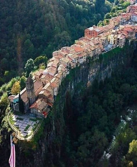 Castellfollit de la Roca, Spain. : pics