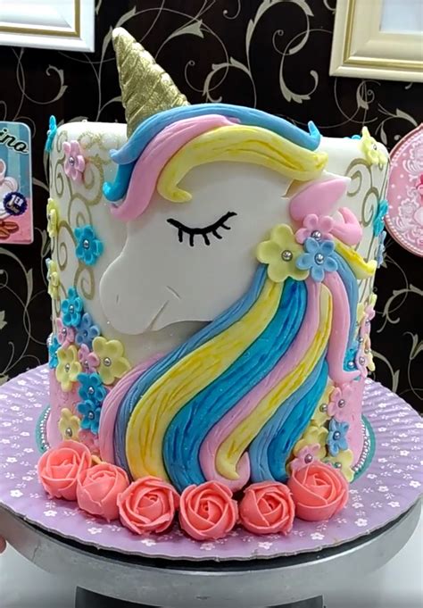 Unicorn Cake | Bolo de unicórnio, Bolo de pônei, Bolo festa infantil