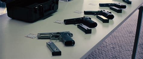 File:Jack Ryan Shadow Recruit trailer 016.jpg - Internet Movie Firearms Database - Guns in ...