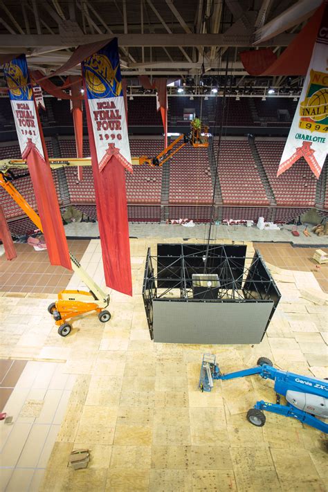 Photo Gallery | Bud Walton Arena Scoreboard Upgrade | Arkansas Razorbacks