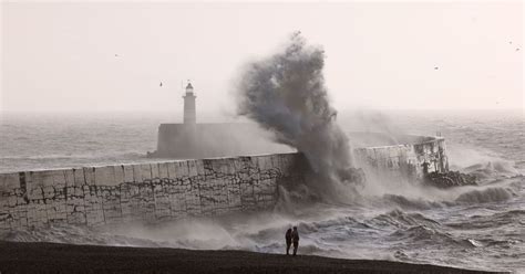 Storm Jocelyn: Menacing maps show where dangerous 80mph gales will rip across UK - Mirror Online