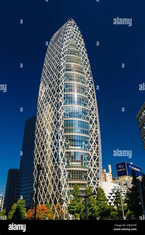 Diagonal lines in architecture hi-res stock photography and images - Alamy