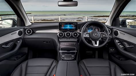 2020 Mercedes-Benz GLC 220d (UK-Spec) - Interior, Cockpit | Caricos