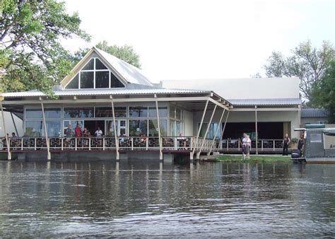 Zambezi River Lodge - Hotel in Katima Mulilo directly at the Zambezi