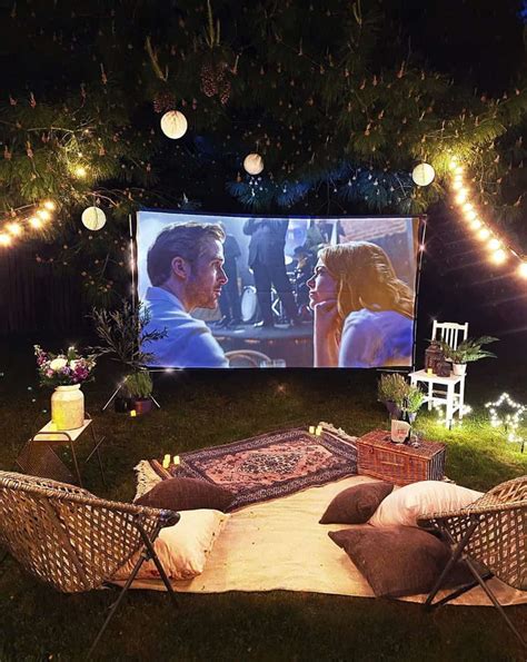 21 DIY Outdoor Movie Screen Ideas For A Magical Backyard