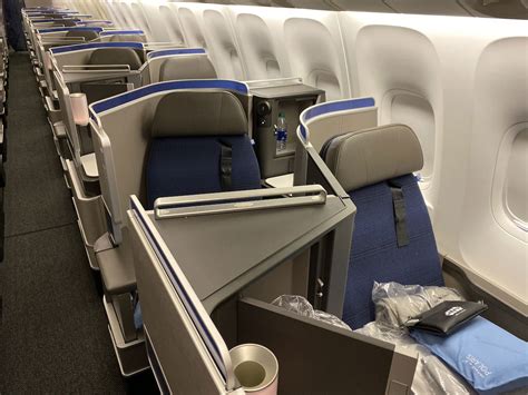 Best Seats On United Polaris Business Class Review 767 300 Seating ...