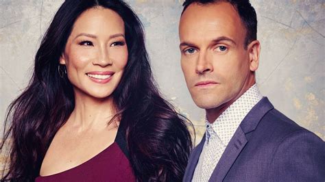 Download Lucy Liu Dr. Joan Watson Jonny Lee Miller Sherlock Holmes TV Show Elementary HD Wallpaper