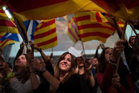 Montrealers rally in solidarity with Catalan independence movement ...