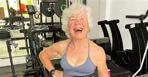 Joan MacDonald Became A Fitness Influencer In Her 70s And Now Deadlifts 175 Lbs | DoYouRemember?