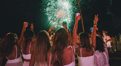 Why do Brazilians Wear White on New Year's Eve? - Soul Brasil Magazine