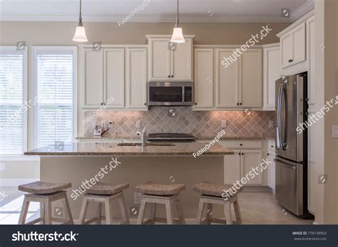 3,100 Neutral colors kitchens Images, Stock Photos & Vectors | Shutterstock