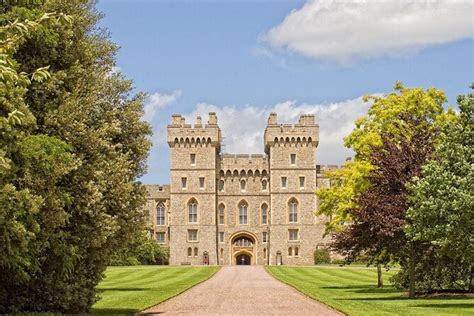 Stonehenge & Windsor Castle Tour