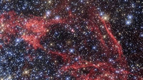 Hubble Zooms in on a Supernova Remnant | 4K Video - YouTube