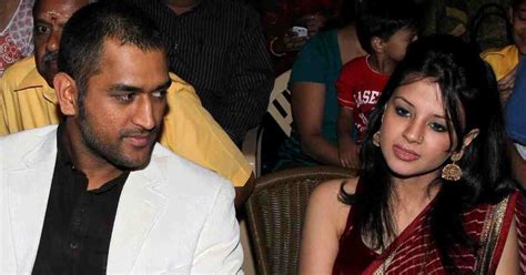 Sakshi Dhoni Love Story | Best Celeb Secret Kept Love Story