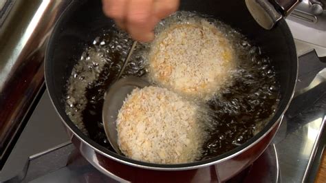 Menchi-katsu Recipe (Deep-Fried Breaded Ground Meat) - Cooking with Dog