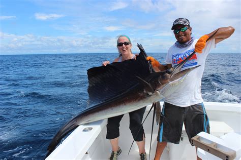 Quepos Costa Rica | Fish Catching Travel