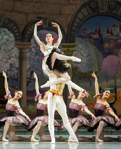 Gallery – Mariinsky Ballet in the Grand Pas from Paquita – DanceTabs