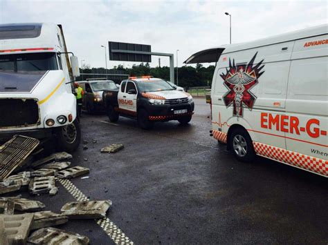 Two injured in serious accident on N1 South | Rekord