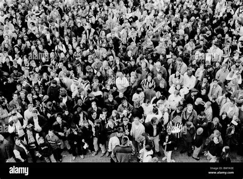 Crowd black white people hi-res stock photography and images - Alamy