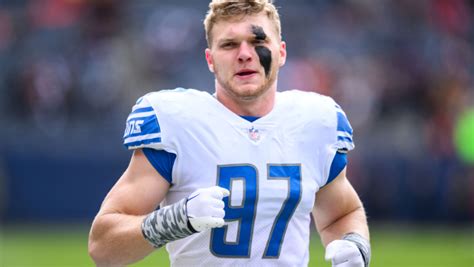 Detroit Lions' Aidan Hutchinson makes NFL Rookie of the Year pitch with another interception