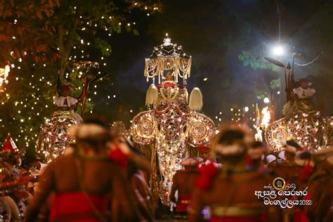 Kandy Esala Perahera - Sri Dalada Maligawa - Temple of the Sacred Tooth ...