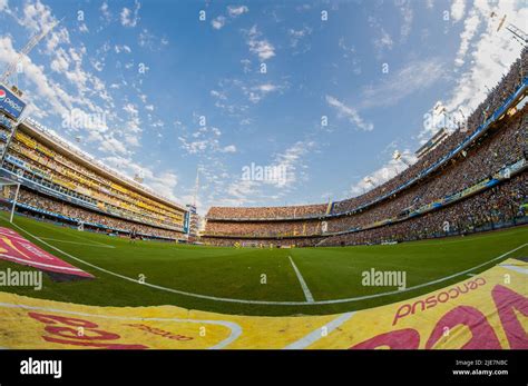 A full capacity stadium at Boca juniors home La Bombonera Stock Photo ...