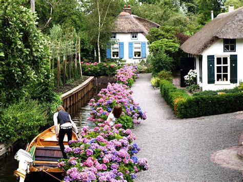 18 photos that show why you should visit Giethoorn, the charming Dutch village with no cars ...