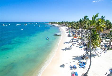 Playa junto Apartamentos Punta Cana by Be Live | Belivehotels.com