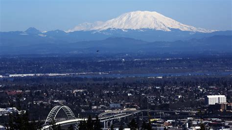 Most dangerous U.S. volcanoes smolder along the West Coast