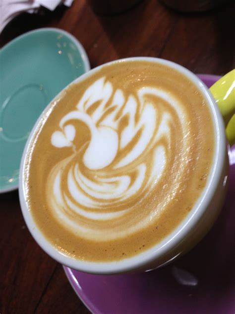 Latte art Swan | Coffee latte art, Latte art, Coffee latte