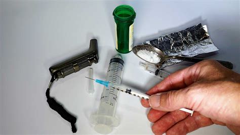 Identifying Heroin Paraphernalia: Foil, Spoons, Syringe - Addiction Resource