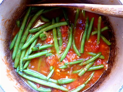 3 hungry tummies: Grilled Chicken With Fasolakia (Braised Green Beans In Tomato Sauce)