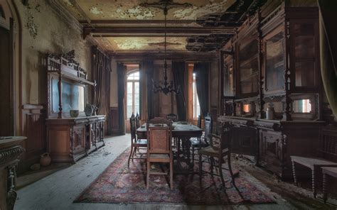 Stunning Abandoned Homes Are Surprisingly Full Of Life | HuffPost