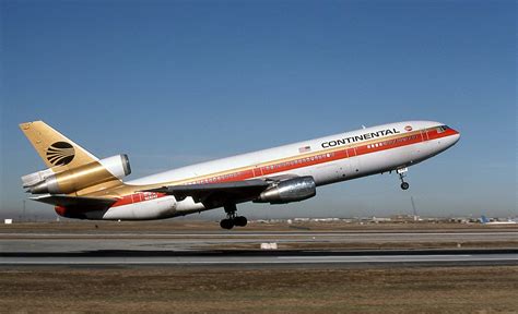 Continental Airlines, McDonnell Douglas DC-10 | Continental airlines, Vintage airlines, Vintage ...