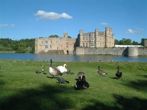 File:Leeds Castle.jpg