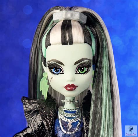 2023 Monster High Haunt Couture Midnight Runway Frankie Stein Doll