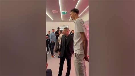 Wemby & Mbappe HEIGHT DIFFERENCE 😳🤝#shorts - YouTube