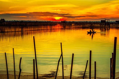 Dawn In Lagoon Free Stock Photo - Public Domain Pictures