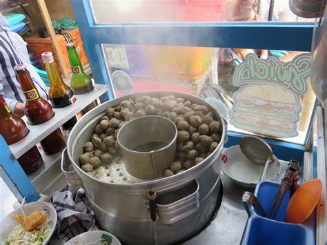 Bakso Gerobak Biru Pantai Doble Six Seminyak