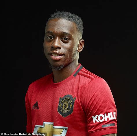 Wan-Bissaka completes £50m move to Man United from Crystal Palace | Daily Mail Online