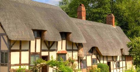 Holiday Cottages with Thatched Roofs - Historic UK